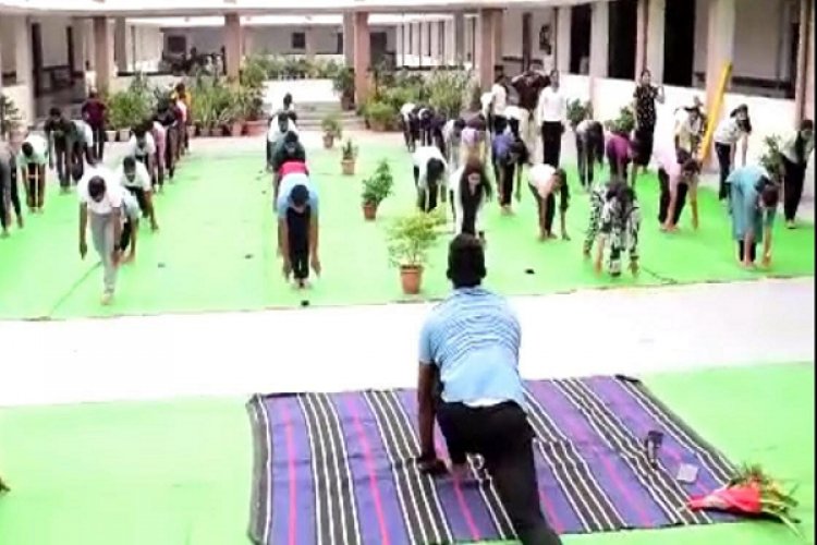 ’’कृषि महाविद्यालय, साजा में योग दिवस पर विद्यार्थियों ने सीखे स्वस्थ जीवन के सूत्र’’