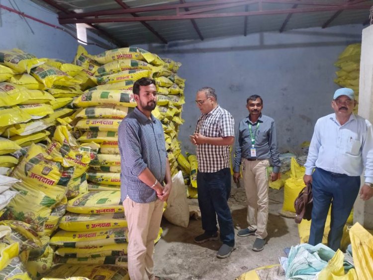 कृषि विभाग की टीम ने आधा दर्जन दुकानों में दी दबिश