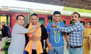 बोल बम के जयकारों के साथ अमरनाथ यात्रा के लिए रवाना हुए तीर्थयात्री