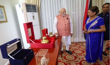 त्रिनिदाद एंड टोबैगो की पीएम को मोदी ने भेंट की राम मंदिर की प्रतिकृति और सरयू का जल