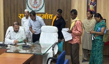 कलेक्टर ने जनदर्शन में सुनी नागरिकों की समस्याएं