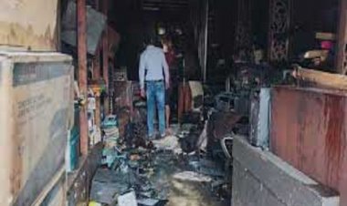 मनोरंजन कम्प्यूटर दुकान में लगी आग, लाखों का सामान जलकर खाक