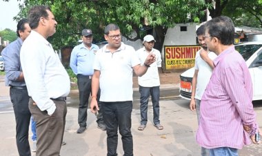 आयुक्त ने बीएसपी क्षेत्र के नाला एवं जर्जर भवनो का किया निरीक्षण