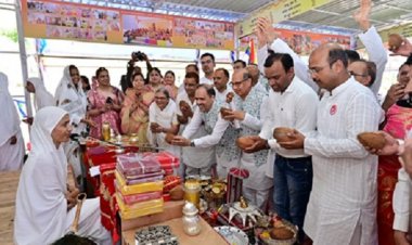 रायपुर के इतिहास में पहली बार लाभांडी दिगम्बर जैन मंदिर में चातुर्मास का आयोजन
