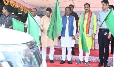 मुख्यमंत्री ने मैदानी स्वास्थ्य अमले के लिए 151 नए वाहनों को दिखाई हरी झंडी