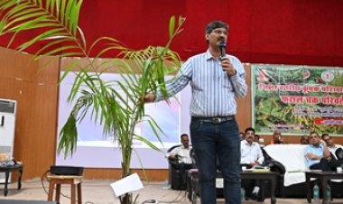 कृषि नवाचारों और योजनाओं के माध्यम से बढ़ेगी किसानों की आय - कलेक्टर