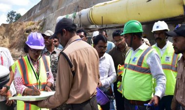 कलेक्टर ने एक्सप्रेस वे पर निर्माणाधीन ट्विन टनल का किया निरीक्षण