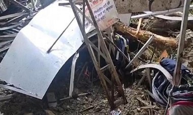 रियासी में वैष्णो देवी मंदिर जाने वाले पुराने मार्ग पर भूस्खलन