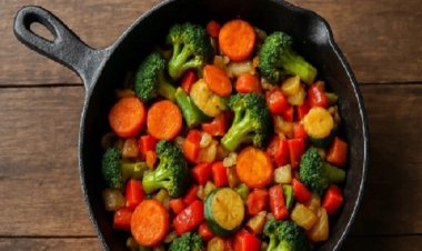 लोहे के बर्तन में भूलकर भी न पकाएं खाने की ये चीजें