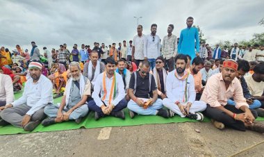 ग्राम परसहा में मूलभूत सुविधाओं की कमी को लेकर कांग्रेस ने किया चक्काजाम