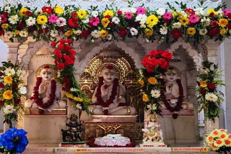 गुरुपूर्णिमा पर जैन दादाबाड़ी में महापूजन, दादागुरुदेव की बड़ी पूजा और गुरुभक्ति
