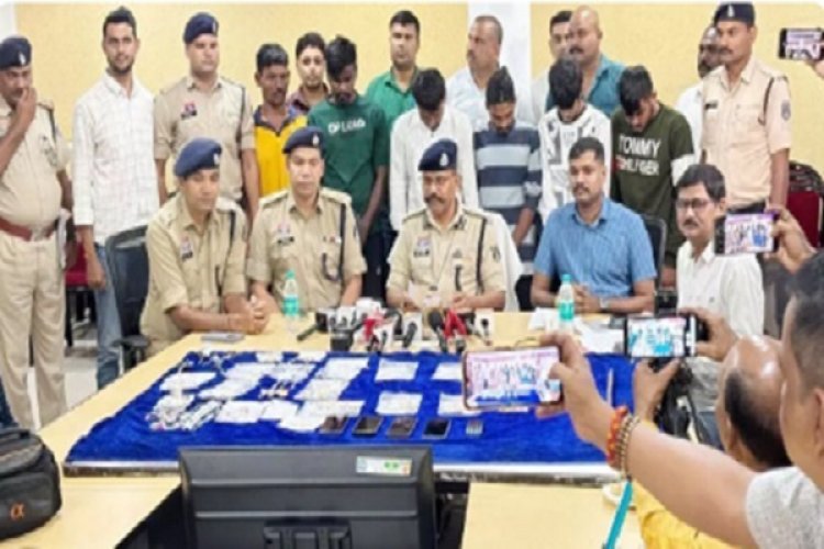 देवार गिरोह का पर्दाफाश: लाखों रुपये के सोने-चांदी के जेवरात जब्त, 6 चोर गिरफ्तार