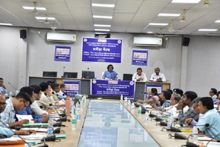 कलेक्टर की अध्यक्षता में समय-सीमा की बैठक संपन्न