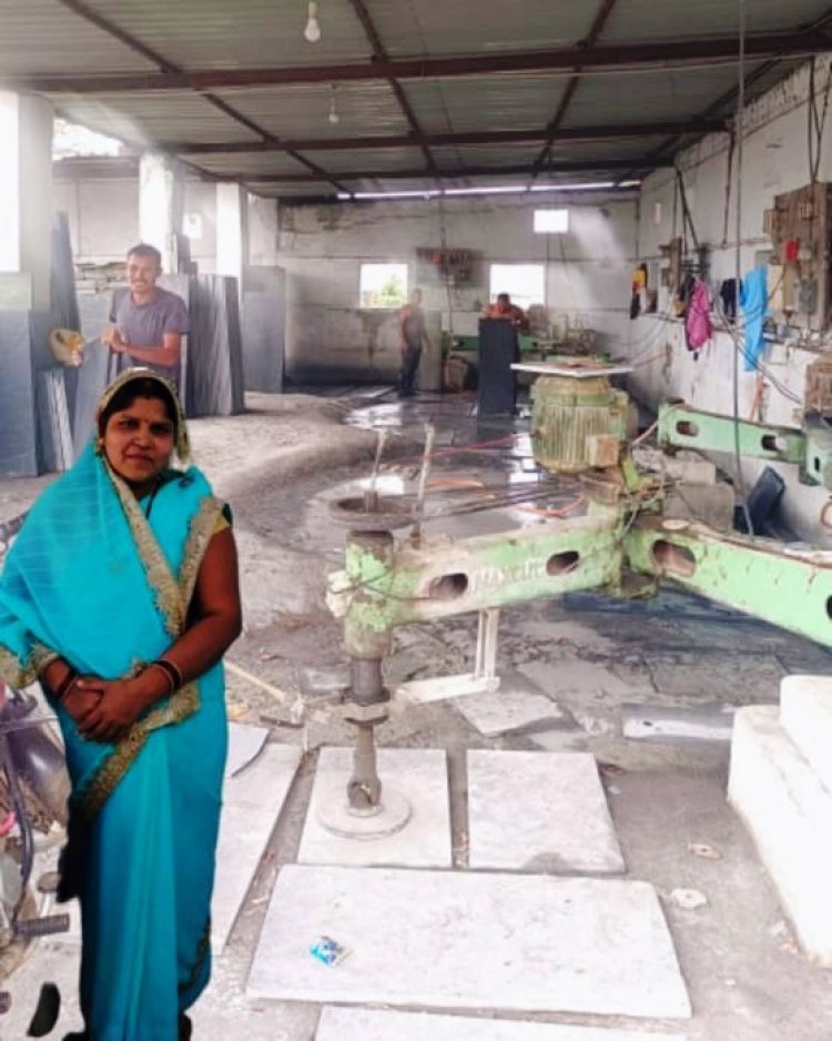 भोरिंग की पुष्पा साहू बनीं आत्मनिर्भरता की मिसाल, स्टोन कटिंग उद्योग से बदली किस्मत