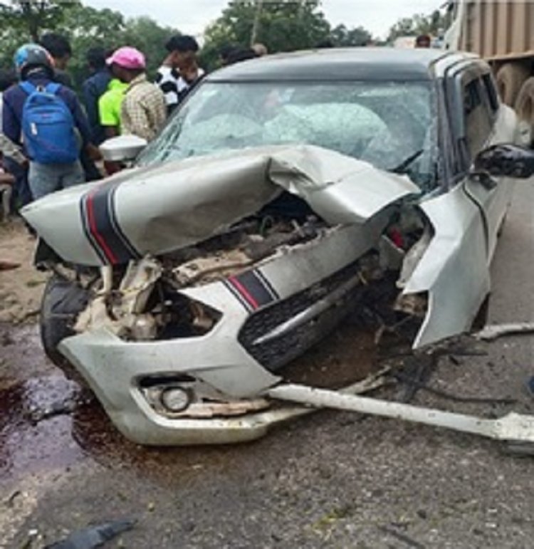 तेज रफ्तार कार पुल से टकराई, दो महिलाओं की हुई मौत