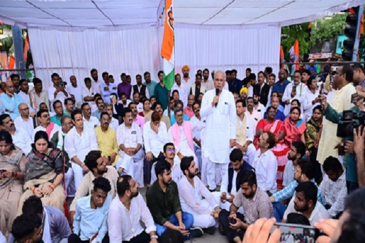 ईडी की दुर्भावनापूर्वक कार्यवाही के विरोध में कांग्रेस ने धरना दिया