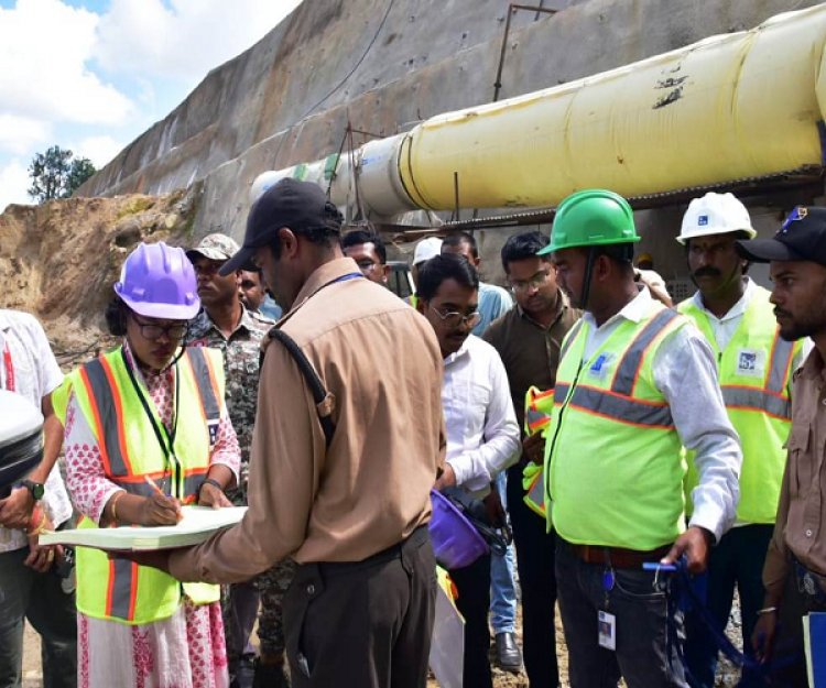 कलेक्टर ने एक्सप्रेस वे पर निर्माणाधीन ट्विन टनल का किया निरीक्षण
