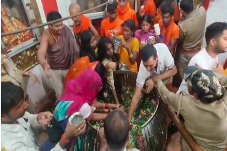 सावन के दूसरे सोमवार को अयोध्या में उमड़े शिवभक्त