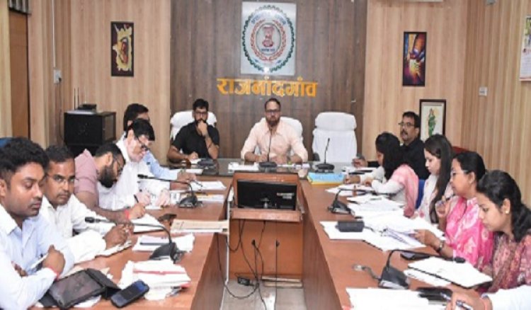 ई-ऑफिस के क्रियान्वयन के लिए सभी विभाग तत्परता से करें कार्य : कलेक्टर