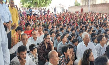 ‘सितारे ज़मीन पर’ की स्पेशल स्क्रीनिंग के साथ भुज के कुणारिया पहुंचे आमिर