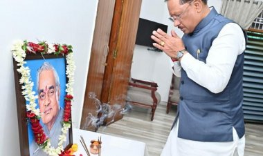 मुख्यमंत्री श्री साय ने श्री अटल बिहारी वाजपेयी की पुण्यतिथि पर उन्हें किया नमन