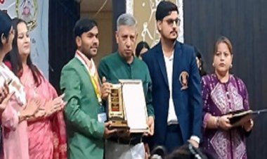 नेशनल यूथ एक्सलेंस अवॉर्ड से सम्मानित हुए यूनिसेफ जिला समन्वयक विनोद कुमार टेम्बुकर