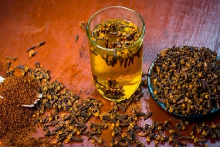 लौंग का पानी पीने का सही समय और तरीका: