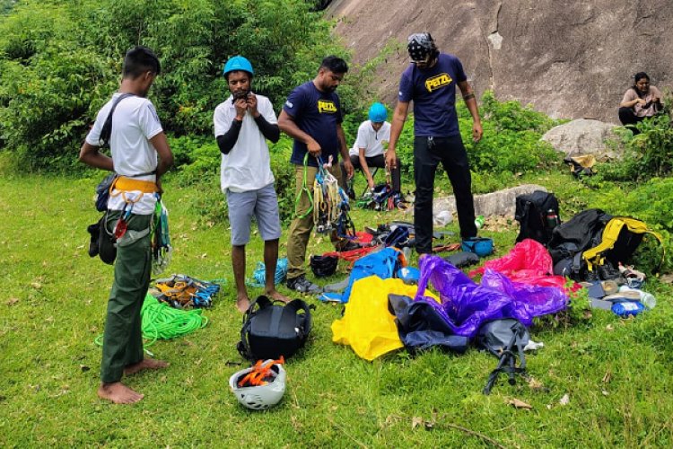 हिमालयन पर्वतारोहण अभियान पर निकली युवा टीम :अभियान का नेतृत्व पर्वतारोही स्वप्निल राचेलवार एवं राहुल ओगरा करेंगे
