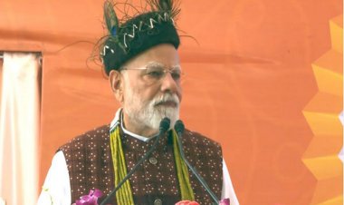 अरुणाचल पहुंचे पीएम मोदी, रखी 13 विकास परियोजनाओं की आधारशिला