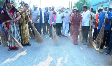 रायपुर : उप मुख्यमंत्री श्री अरुण साव की अगुवाई में महामाया मंदिर से अस्पताल तक सफाई