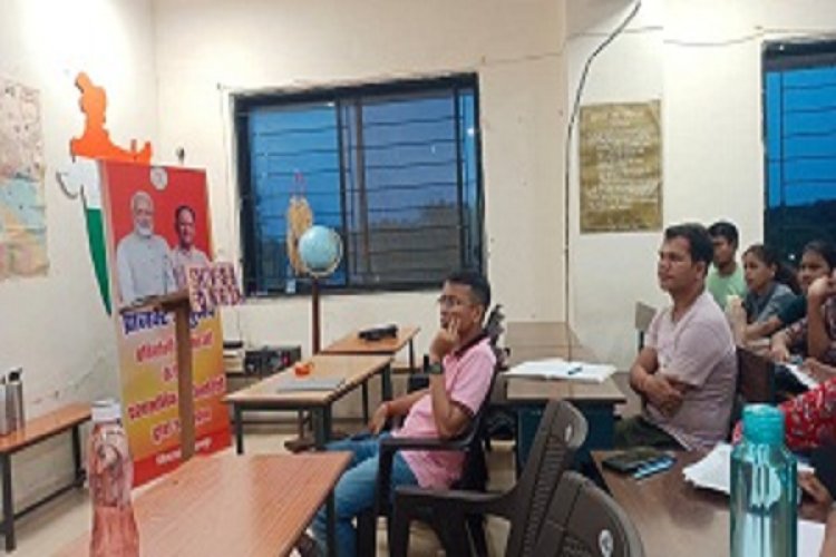 प्रोजेक्ट अनुभव : अनुभवी अधिकारियों द्वारा प्रतियोगी परीक्षार्थियों को मिल रहा मार्गदर्शन