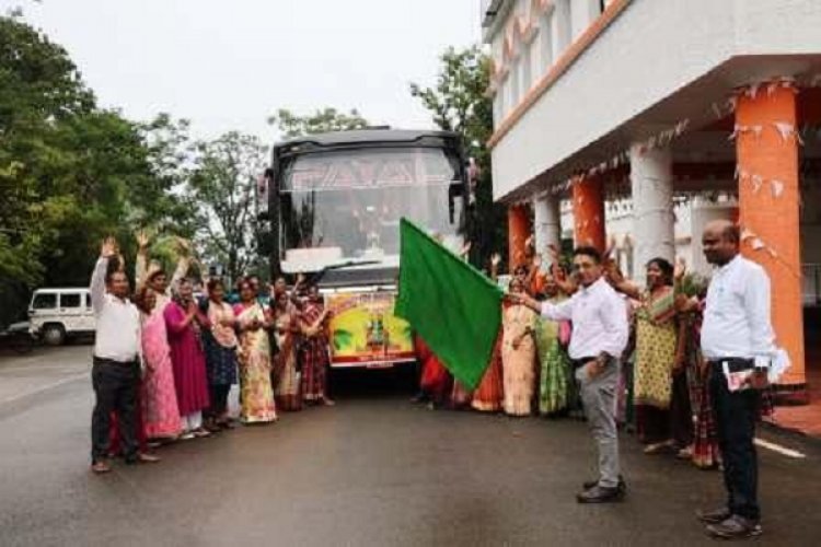 श्री रामलला दर्शन योजना के तहत बीजापुर से तीर्थयात्रियों का जत्था अयोध्या रवाना