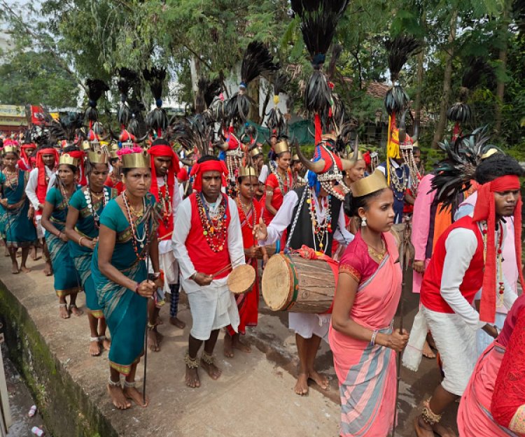रायपुर : बस्तर दशहरा : ‘कुटुंब जात्रा’ रस्म के साथ हुई देवी-देवताओं का ससम्मान विदाई