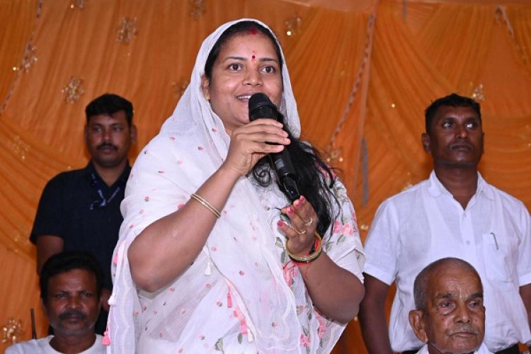 रायपुर : मंत्री श्रीमती राजवाड़े कर्मा नृत्य प्रतियोगिता में हुईं शामिल