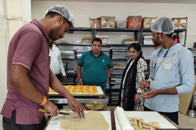 रायपुर : रायगढ़ के चार होटलों में दबिश