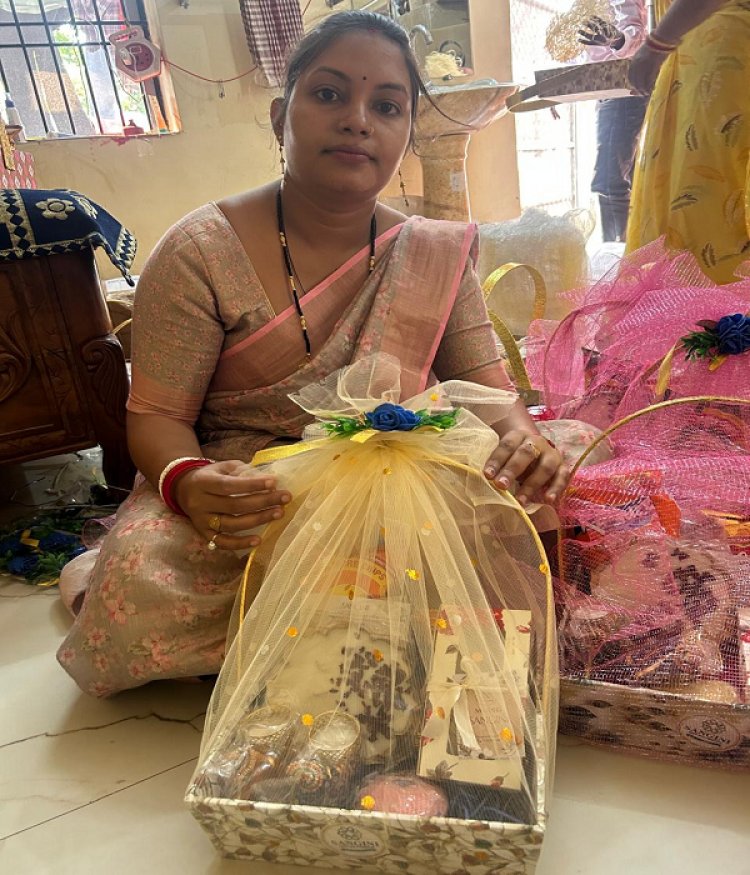 रायपुर : संगिनी के दिवाली उपहारों की धूम : बिहान की दीदियों ने तैयार किए संगिनी ब्रांड के आकर्षक गिफ्ट हैम्पर