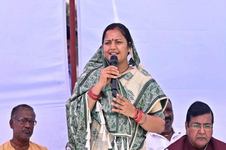 रायपुर : मंत्री श्रीमती लक्ष्मी राजवाड़े के प्रयासों से ग्रामीणों की मांग हुई पूरी