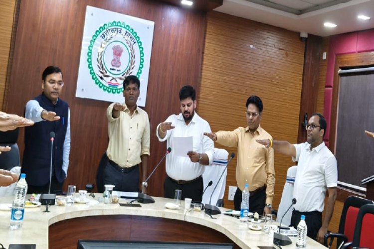 ’’सतर्कता जागरूकता सप्ताह’’ के अंतर्गत अधिकारी व कर्मचारियों ने ली सत्यनिष्ठा की शपथ