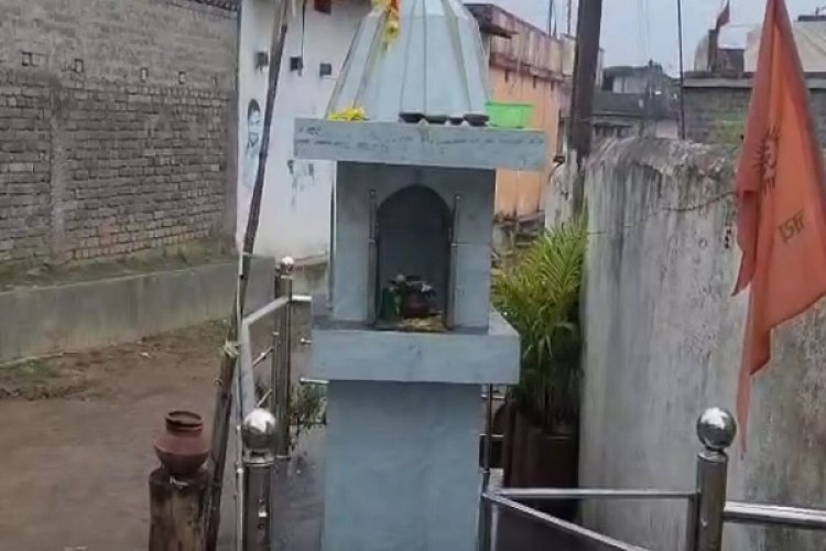 राम मंदिर में तोड़फोड़, स्थानीय लोग भड़के