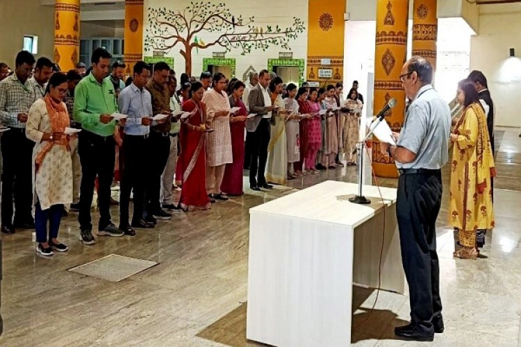 रायपुर : राष्ट्रीय एकता दिवस पर मंत्रालय में अधिकारी-कर्मचारियों ने शपथ ली