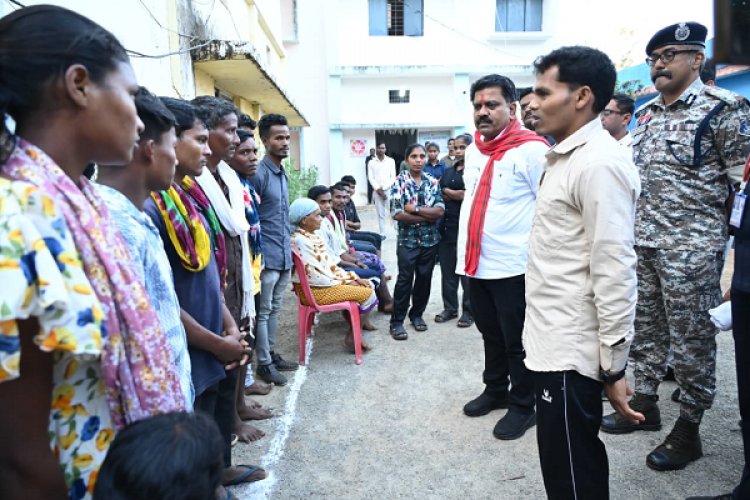 रायपुर : उपमुख्यमंत्री श्री विजय शर्मा ने पुनर्वास केंद्र में पुनर्वासित युवाओं से की आत्मीय भेंट