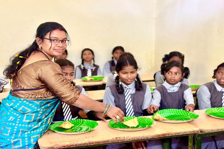 रायपुर : शिक्षिका ने अपने जन्मदिवस पर दिया न्यौता भोज