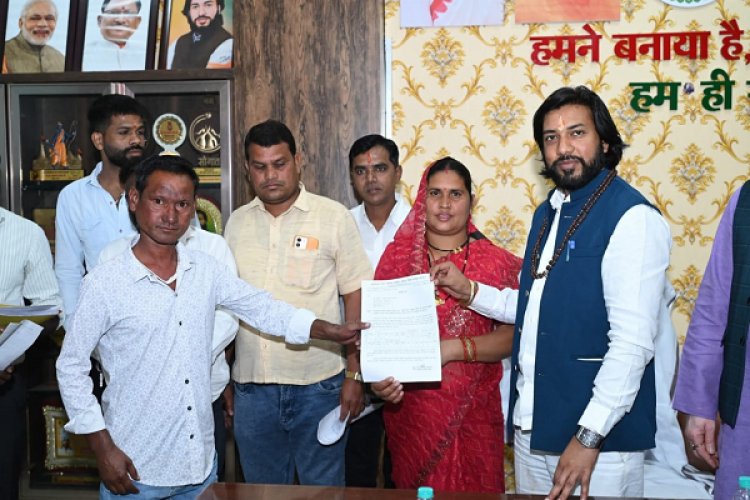 रायपुर : कैबिनेट मंत्री गुरु खुशवंत साहेब जी ने आरंग के क्षेत्रीय कार्यालय में किया जनदर्शन