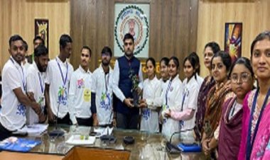 कलेक्टर से युवोदय स्वयंसेवियों ने की सौजन्य भेंट