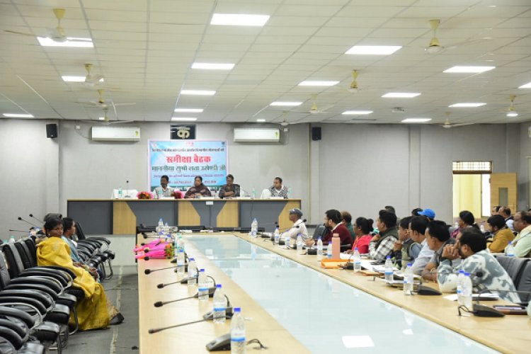 कोंडागांव विधायक ने विधानसभा क्षेत्र अंतर्गत शासकीय योजनाओं के क्रियान्वयन की समीक्षा की