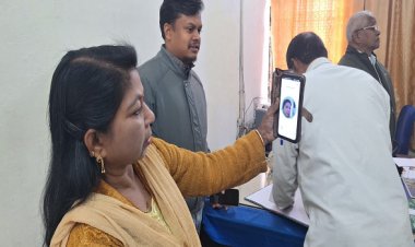 ऑनलाइन अटेंडेंस व्यवस्था से बढ़ी कार्यालयीय अनुशासन और पारदर्शिता, सभी विभागों में समयपालन का दिख रहा असर