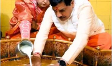 यादव ने सपत्नीक बृहस्पति मंदिर में दर्शन कर पूजा अर्चना की