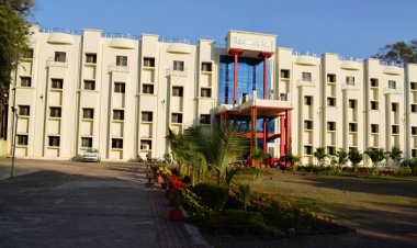 नक्सल प्रभावित क्षेत्रों में विज्ञान एवं वाणिज्य विषय के अध्ययन-अध्यापन के लिए मुख्यमंत्री श्री विष्णु देव सरकार की विशेष पहल