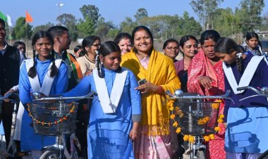 सरस्वती साइकिल योजना से बालिकाओं को मिला शिक्षा का संबल