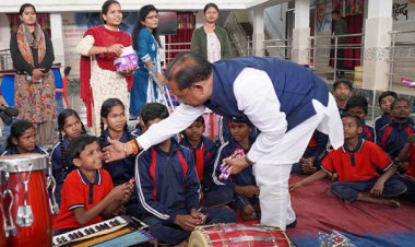 दिव्यांग बच्चों के बीच पहुंचे मुख्यमंत्री श्री साय